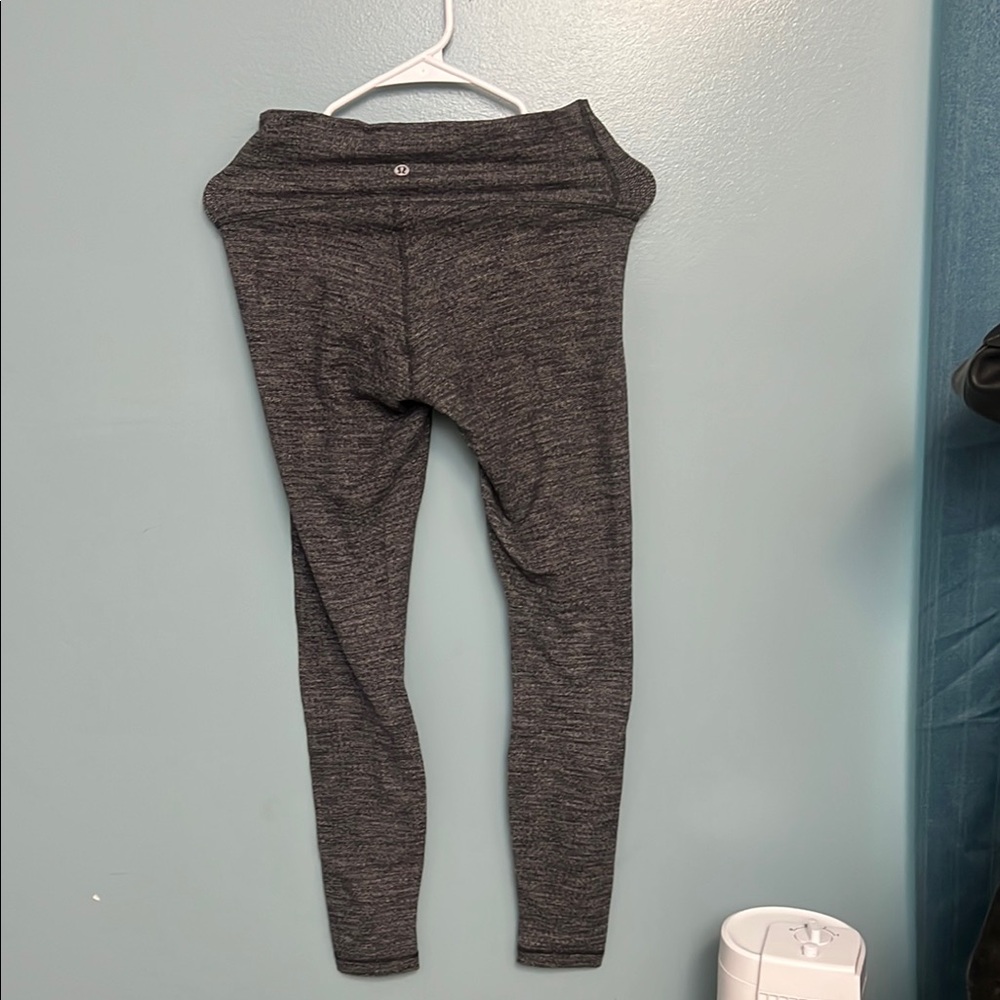 Lululemon gray leggings size 6